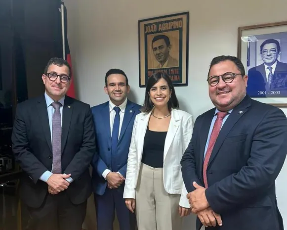 Diálogo Estratégico Entre Jhony Bezerra E Tábata Amaral Tem Como Pauta Futuro De Campina Grande E São Paulo